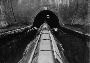 Sims Prints: Ready to start legging a canal boat, London, c1890 (1903)