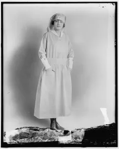Red Cross, between 1910 and 1920. Creator: Harris & Ewing. Red Cross, between 1910 and 1920. Creator: Harris & Ewing