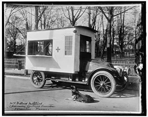 Red Cross: Mrs. Willard Matthews, Chairman Canteen Committee, Scranton, Penna, between 1910 and 1920 Creator: Harris & Ewing. Red Cross: Mrs. Willard Matthews, Chairman Canteen Committee, Scranton, Penna