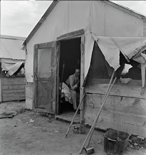 Shack Prints: Refugee agricultural laborer on the roadside in Arizona