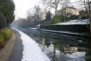 Regents Canal, 23 / 12 / 09, 10: 41: 00. Creator: Ethel Davies