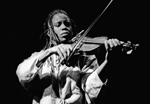 Regina Carter, Ronnie Scotts, London, 1999. Artist: Brian O Connor