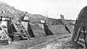 Un relais d'ambulance modele; Le premier abri a gauche, portant l'inscription Relais... c1916. Creator: Unknown. Un relais d'ambulance modele; Le premier abri a gauche, portant l'inscription Relais... c1916. Creator: Unknown
