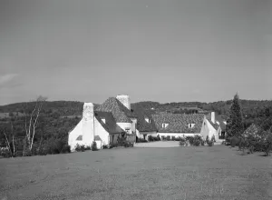 Residence of Thomas E. Martson, 1932. Creator: Arnold Genthe