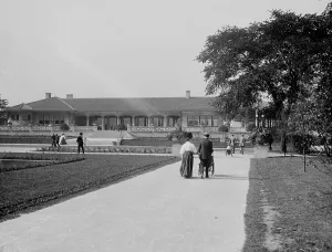 Recreation Facility Prints: Resting house, Jackson Park, Chicago, Ill. c1907. Creator: Unknown