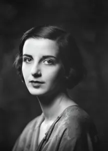 Portrait Photographs Prints: Rickard, Willa, Miss, portrait photograph, 1930 Mar. 2. Creator: Arnold Genthe