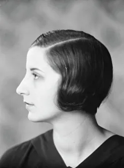 Portrait Photographs Prints: Rickard, Willa, Miss, portrait photograph, 1930 Mar. 2. Creator: Arnold Genthe