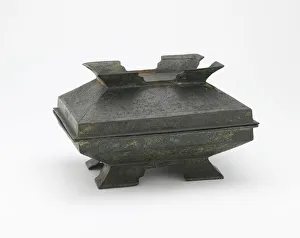 Ritual serving vessel with lid (fu) and dragons, Eastern Zhou dynasty, 6th century BCE