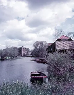 Rowing Boat Prints: The River Great Ouse at Hemingford Grey