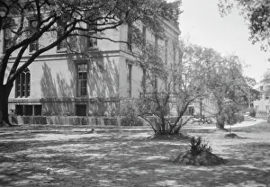 Italianate Prints: Robb House, New Orleans, between 1920 and 1926. Creator: Arnold Genthe