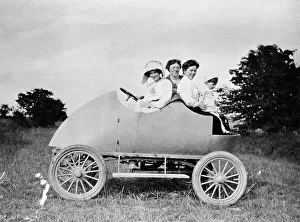 Nanny Prints: Robert Wil-de-Gose, his mother and nanny in The Bug, 1912