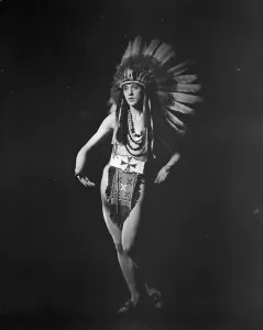 Roberts, Rene, Miss, 1922 Nov. 18. Creator: Arnold Genthe