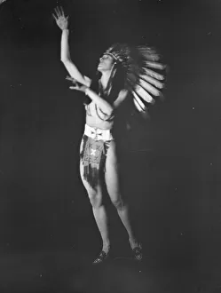 Feather Headdress Prints: Roberts, Rene, Miss, 1922 Nov. 18. Creator: Arnold Genthe