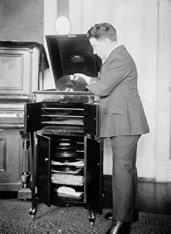 Record Player Prints: Robyn, no date. Creator: Bain News Service