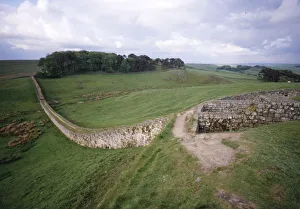 Britannia Prints: Roman Fort at Housestead Wall, looking eastwards