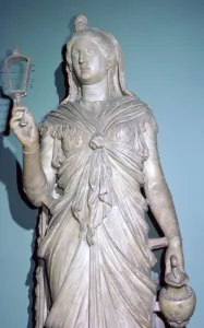 Isis Gallery: Romanised statue of Isis