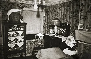 Tenement Prints: Room within a New York tenement block, USA, early 1930s