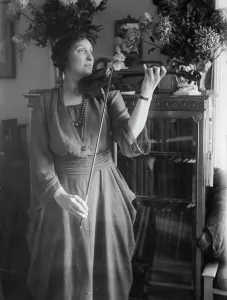 Bookcase Prints: Rosalie Miller [playing violin], between c1915 and c1920. Creator: Bain News Service