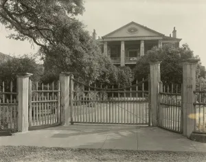 House Front Prints: Rosalie, Natchez, Adams County, Mississippi, 1938. Creator: Frances Benjamin Johnston