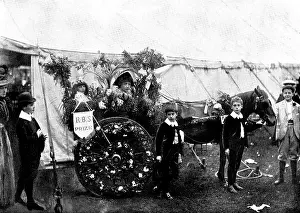 Parade Prints: The Royal Botanic Society's Fete in Regent's Park: the Children's Parade