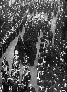 Russell Sons Prints: The royal mourners following the funeral procession from Osborne House to the Trinity Pier