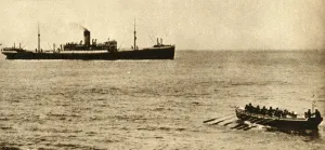 Supplies Gallery: Royal navy cutter about to examine a ships papers, First World War, 1914-1918, (1933)