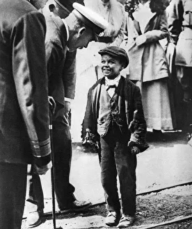 Images Dated 17th August 2007: The royal visit to Sunderland, 1918, (1935)