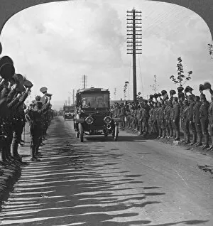 Enthusiastic Collection: A Royal visit to the troops, enthusiastic welcome by the Canadians, World War I, c1914-c1918