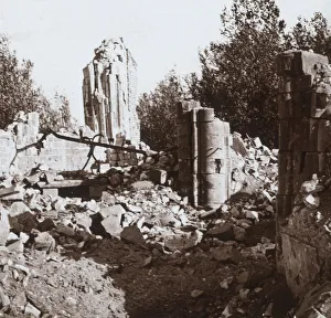 Hauts De France Prints: Ruined chateau, Pinon, northern France, c1914-c1918