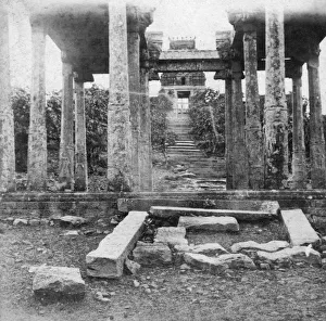 Images Dated 3rd March 2008: A ruined temple near Madras, India, 1874