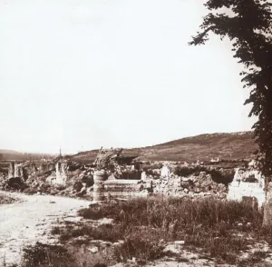 Hauts De France Prints: Ruins, Chauny, northern France, c1914-c1918