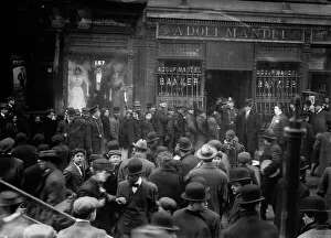 Guarding Prints: Run on East Side Bank, N.Y. 2/16/12, 1912. Creator: Bain News Service