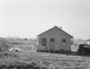 Washtub Collection: Rural shack community on outskirts of town... near Klamath Falls, Oregon, 1939