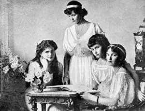 Images Dated 30th January 2008: Russian Royal ladies, Tsarkoe Military Hospital, 1914