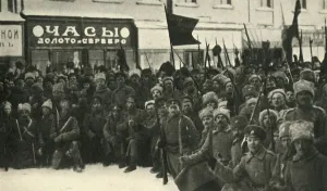 Petrograd Gallery: Russian soldiers in Petrograd, First World War, 1917, (c1920). Creator: Unknown