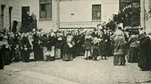 Worried Collection: Russian soldiers wives waiting for news from the Front... First World War, 1915, (c1920)