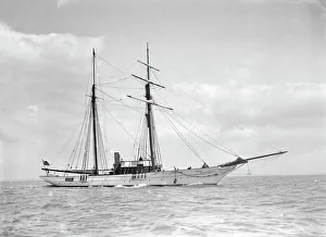Kirk Sons Of Cowes Gallery: The sailing yacht Sea Belle under way, 1911. Creator: Kirk & Sons of Cowes