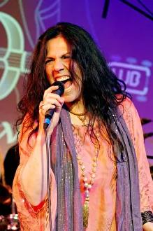 Blues Gallery: Sari Schorr, Hawth, Crawley, West Sussex, April 16, 2017. Artist: Brian O Connor