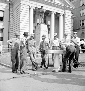 Court House Prints: Saturday afternoon in front of the courthouse