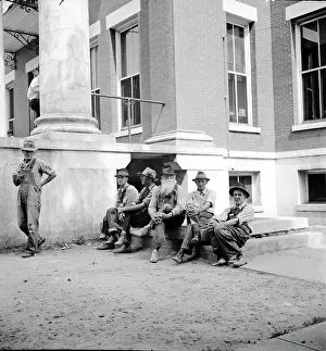Court House Prints: Saturday afternoon in front of the courthouse