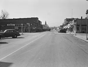 Saturday afternoon, main street of Nyssa, Oregon, 1939. Creator: Dorothea Lange