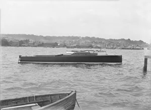 Saunders motor launch, 1914. Creator: Kirk & Sons of Cowes