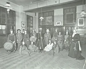 Macbeth Prints: Scene from Macbeth, Glyn Road Evening Institute, London, 1915