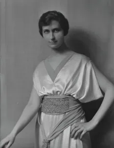 V Neck Prints: Scholle, E. Miss, portrait photograph, 1917 May 7. Creator: Arnold Genthe