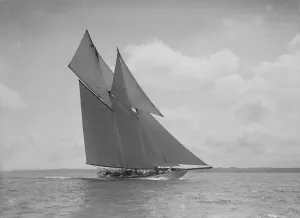 Edgar Wp Prints: The schooner Suzanne under sail, 1911. Creator: Kirk & Sons of Cowes