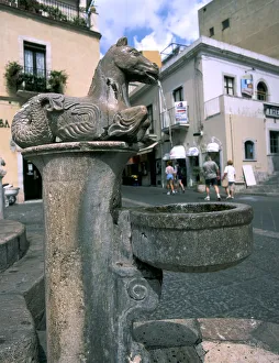 Sea Horse water fountain, Piazza del Duomo, Taormina, Sicily, Italy