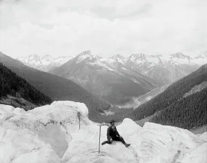 Selkirk Mts. Hermit Range & Rogers Pass, Canada, between 1900 and 1910. Creator: Unknown. Selkirk Mts. Hermit Range & Rogers Pass, Canada, between 1900 and 1910. Creator: Unknown