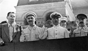 Images Dated 29th November 2008: Senior Soviet figures on the tribune of Lenins mausoleum, Red Square, Moscow, USSR, 1931