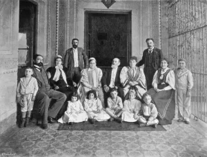 Pena Prints: Senor Saenz Pena and some of his family