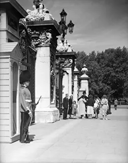 Police Officer Prints: Sentry at Buckingham Palace, London, c1955. Creator: Arthur Charles Kirby Ware
